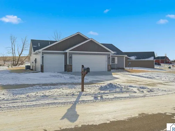 725 Northwood Dr, Janesville, MN 56048