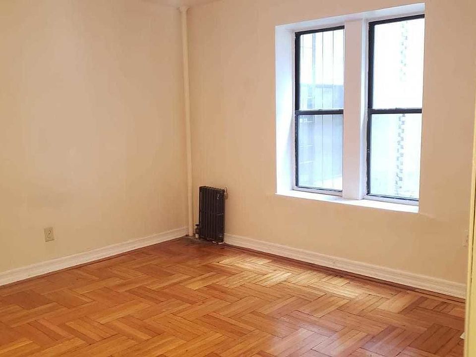 2nd image of 178 Ocean Pkwy APT A4