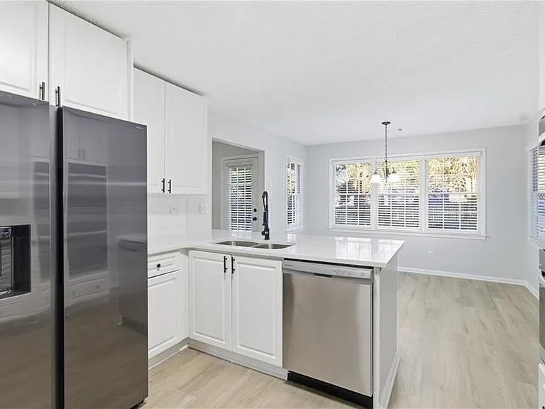 2110 Meadow View Ct — Photo 21