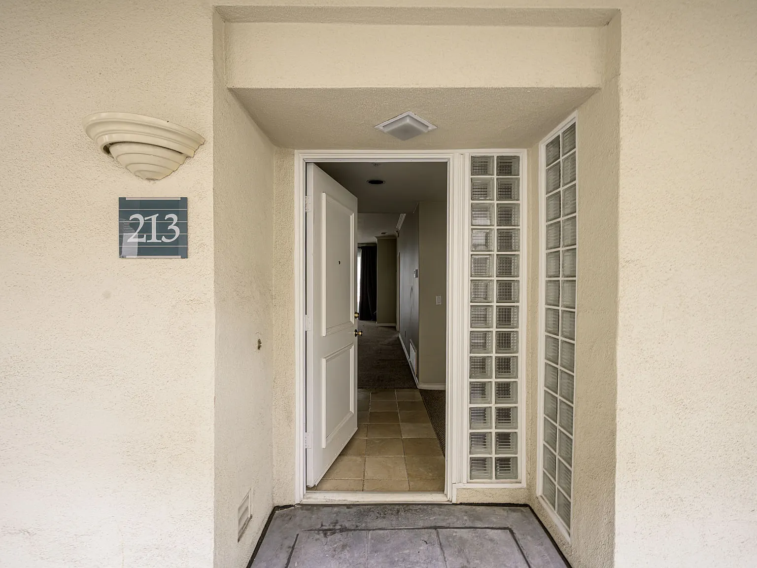 1 bed, 952 sqft, $2,800 — Photo 3