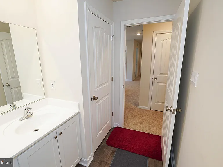 1712 Severn St — Photo 55