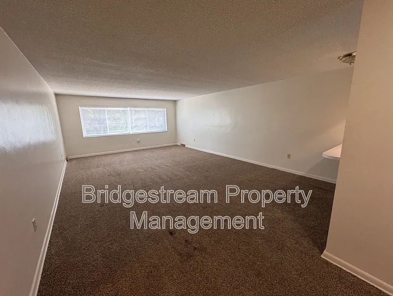 2 bed, 2.0 bath, 1100 sqft, $895 — Photo 2