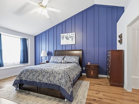 5th image of 205 Easton Point Way