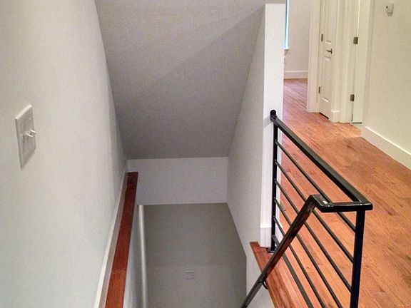 5th image of 1533 Ogden St #A
