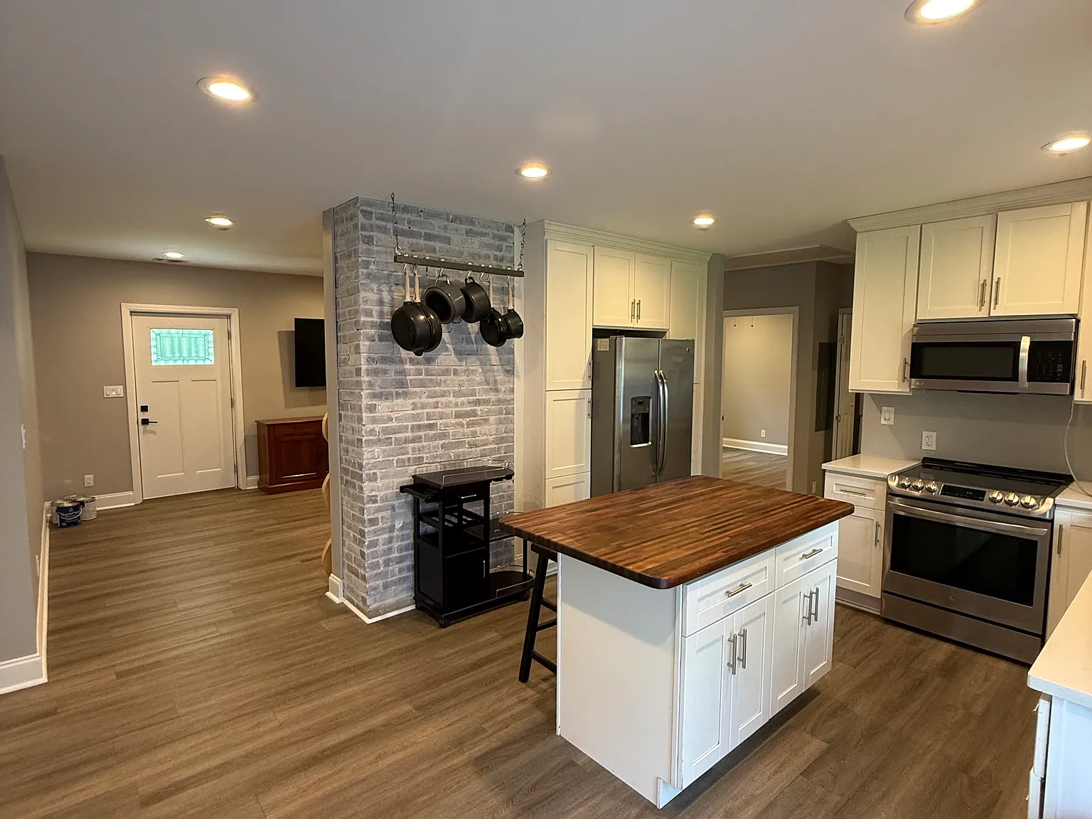 2 bed, 948 sqft, $2,500 — Photo 4