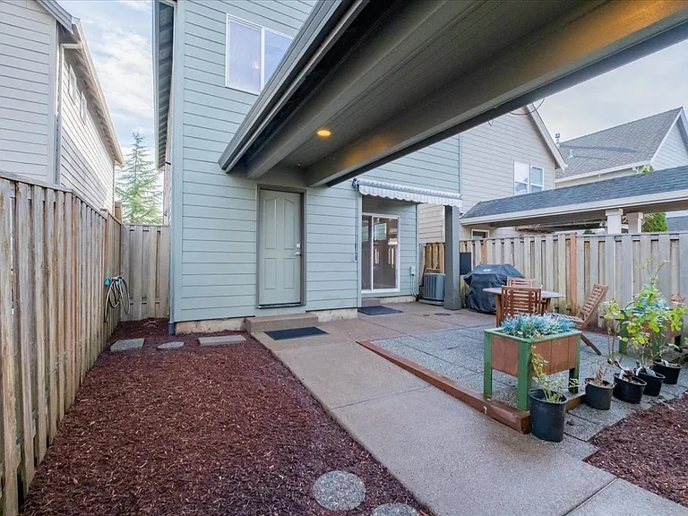 3519 SE Quayside St — Photo 44
