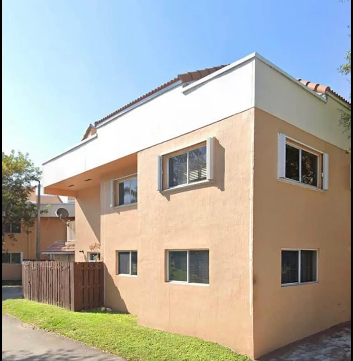 3 bed, 1390 sqft, $2,700 — Photo 4
