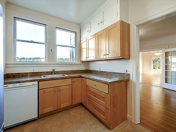 2nd image of 220 16th Ave APT 4
