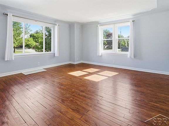 4th image of 301 Church St