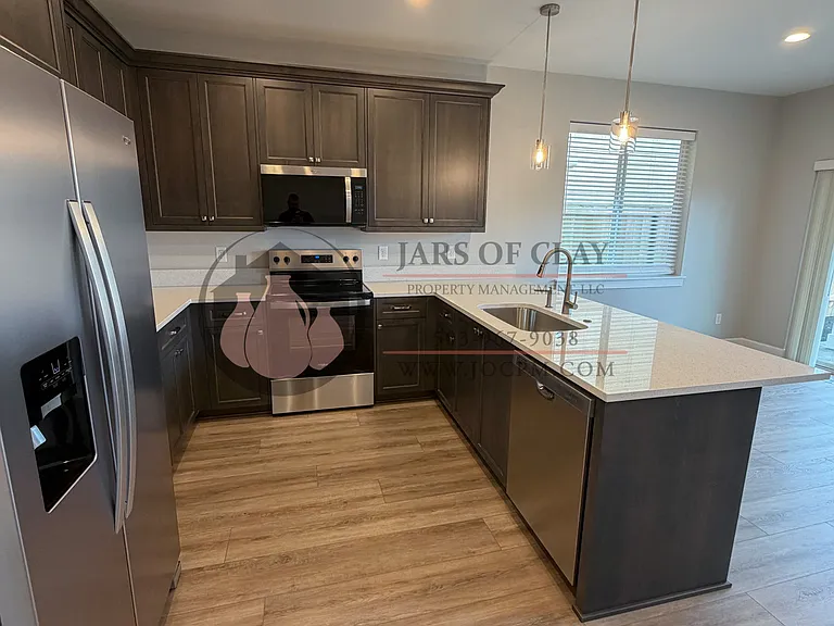 1329 Oppek St NE #1329 — Photo 8