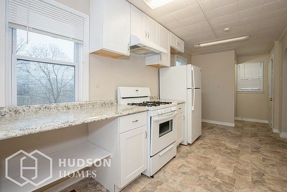 4th image of 807 N 1st St