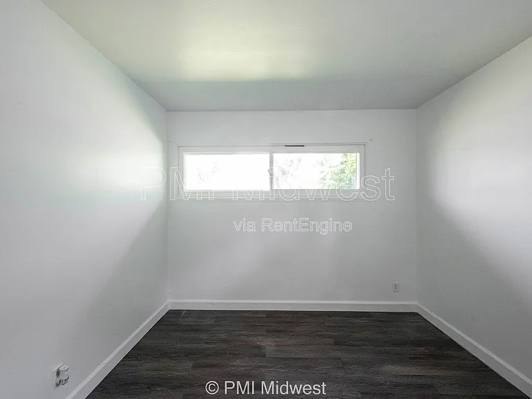 4627 Karen Dr — Photo 12