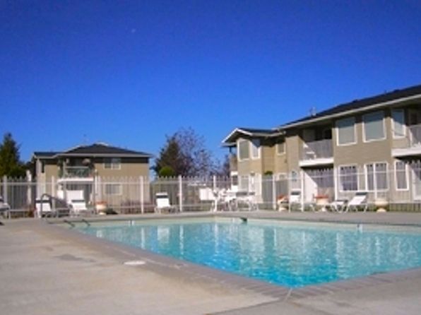 671 Saratoga Dr #202