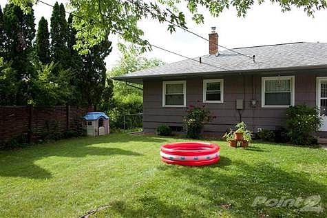 2nd image of 1635 Argyle Cres