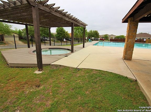 3rd image of 4014 Texas Palm Dr