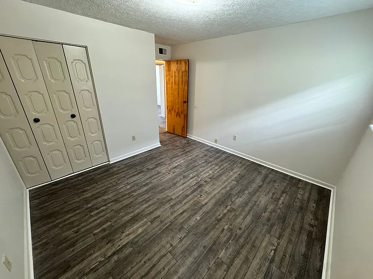 7308 Six Mile Ln — Photo 11