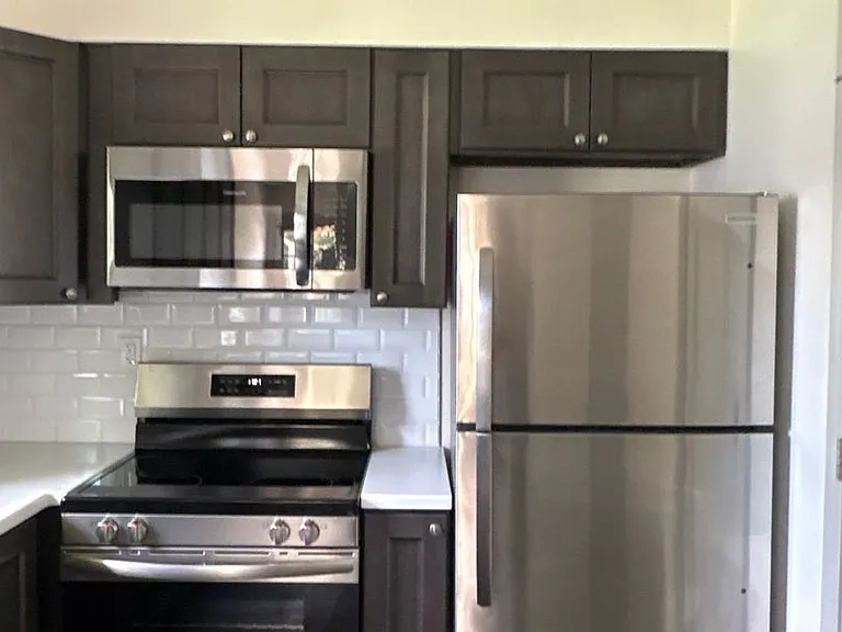 904 Montgomery Ave — Photo 3