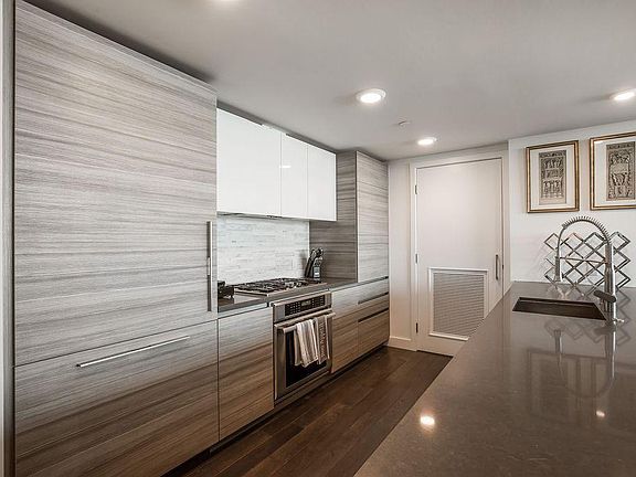 5th image of 718 Long Bridge St APT 1201