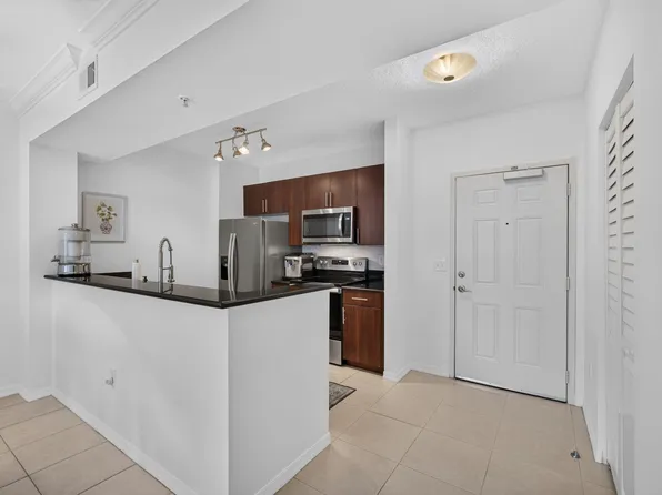 4905 Midtown Lane #2211, Palm Beach Gardens, FL 33418