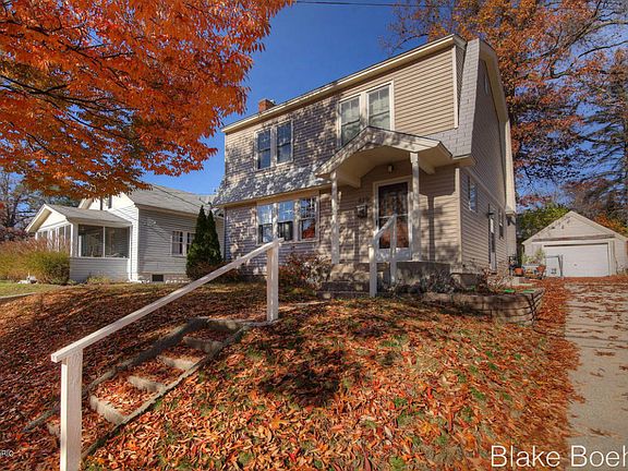2nd image of 879 Beechwood St NE