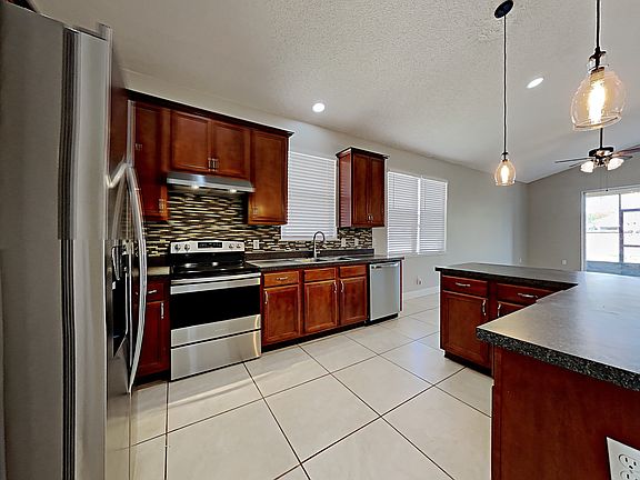 5th image of 2053 Cedar Garden Dr