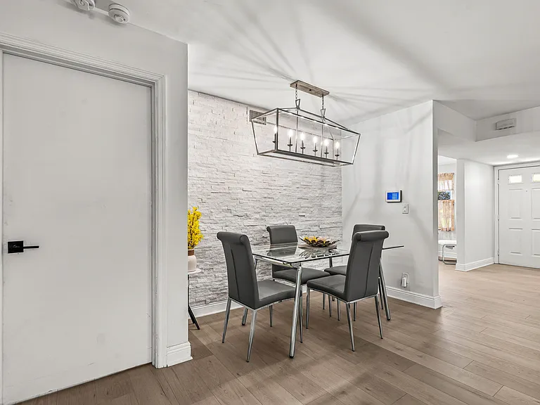 5945 Parkwalk Dr — Photo 10