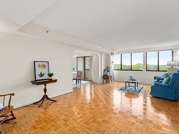 4th image of 250 Hammond Pond Pkwy APT 1002N