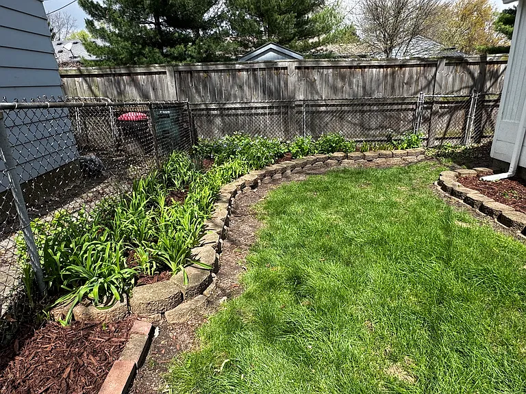 241 Devillen Ave — Photo 33