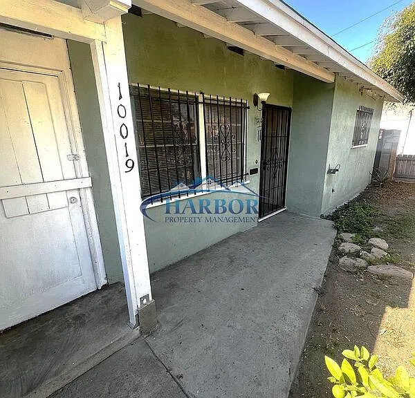 10019 S Felton Ave — Photo 1