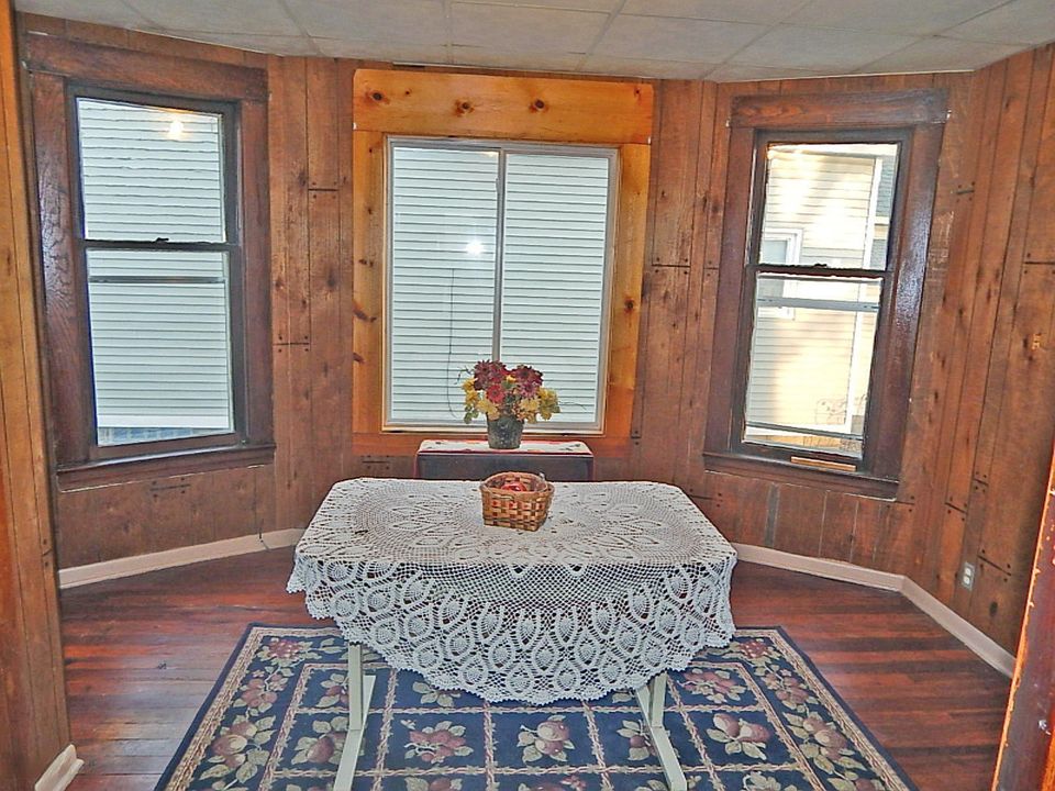 1st image of 72 W 17th St #72