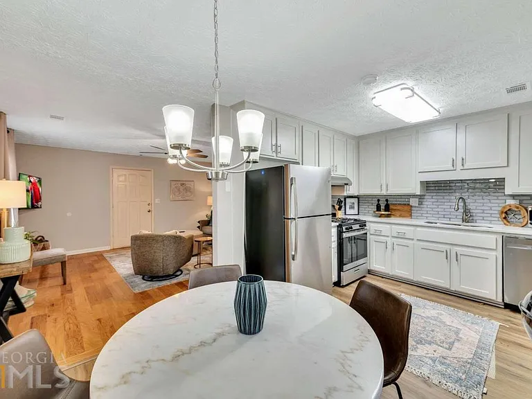 210 Booth Rd SW #B — Photo 7