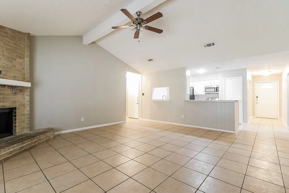 3 bed, 2.0 bath, 1659 sqft, $1,905 — Photo 4