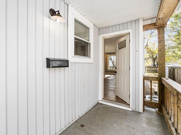4th image of 569 Reinhard Ave