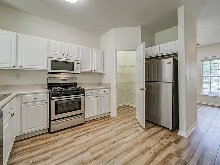 3285 Hidden Cove Cir — Photo 8