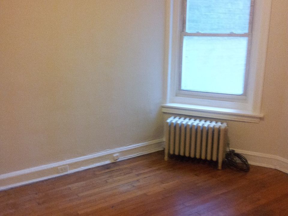 2nd image of 7805 S Saginaw Ave #2S