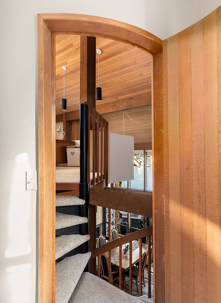 Oak Harbor, WA 98277