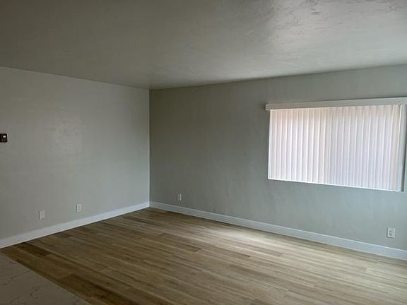 3rd image of 267 Woodlawn Ave #4