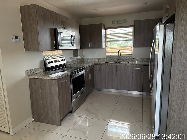 101 E 51st Pl — Photo 25