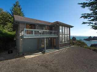 160 Scenic Dr, Trinidad, CA 95570