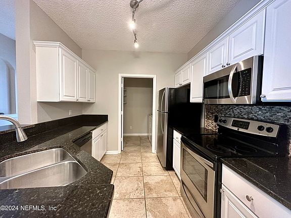 4th image of 10000 GATE Parkway N #225