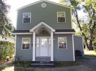 225 Siegel St, Westbury, NY 11590