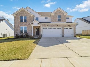 121 Growers Field Dr, Nicholasville, KY