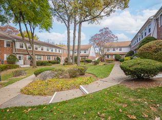 62 Parkside Dr, Suffern, NY 10901