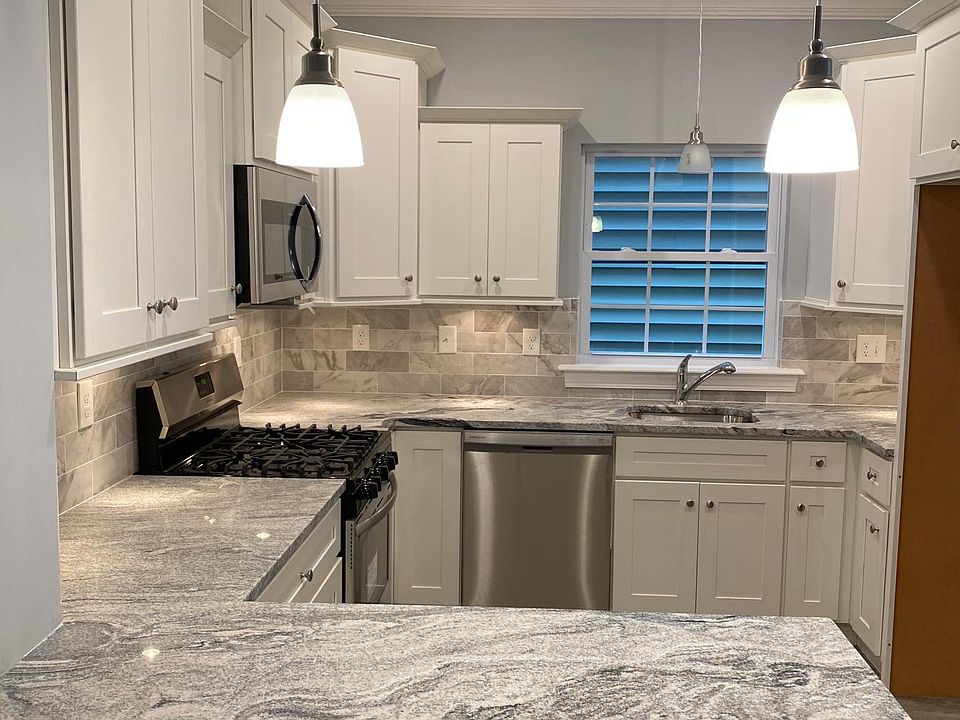 1st image of 124 Palm St Floor 2