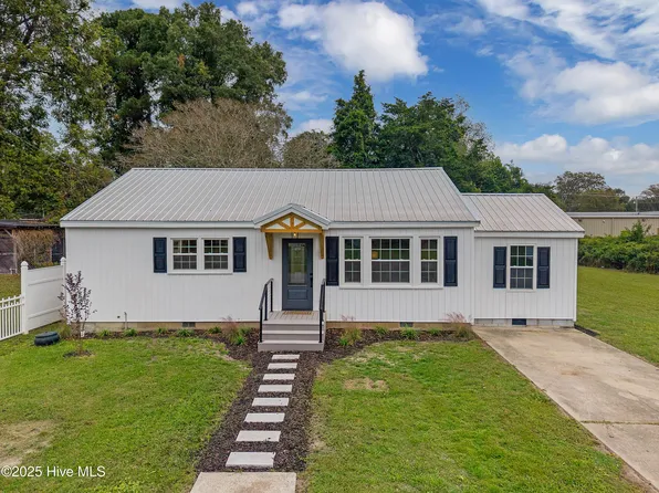 313 First Avenue, Vanceboro, NC 28586