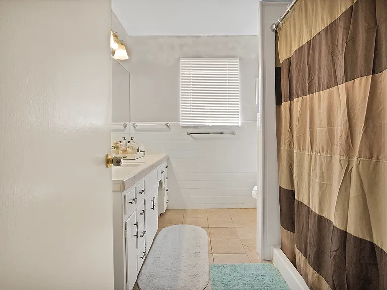 5009 Strummer Dr — Photo 8
