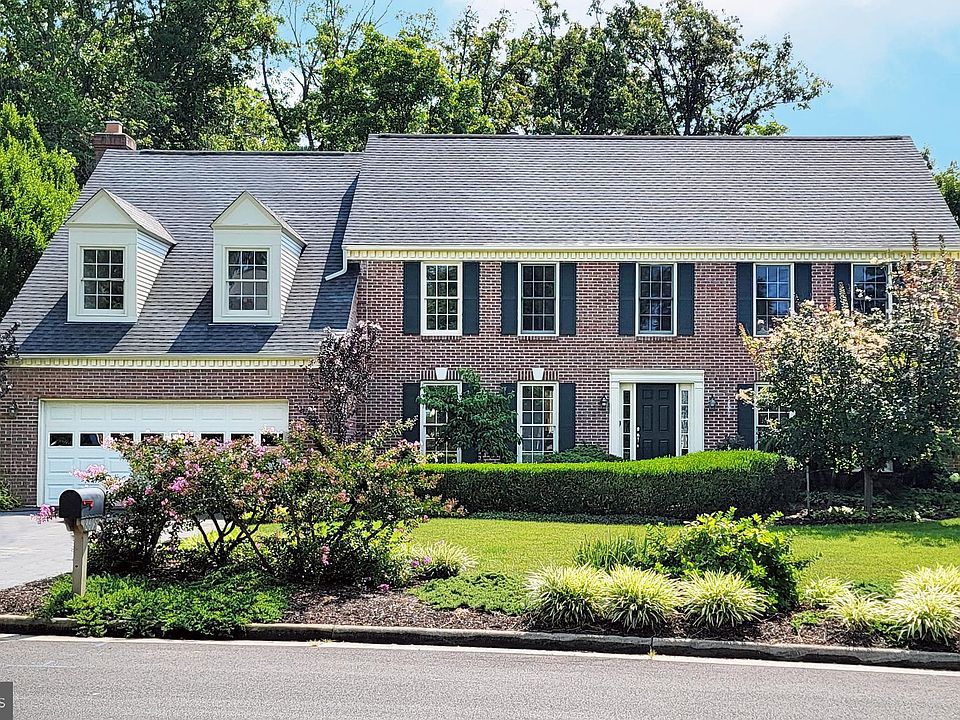 1st image of 8605 Oak Brook Ln