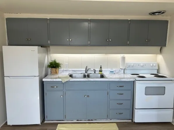 120 Kindred Ave #2, Bonner Springs, KS 66012