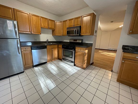 3rd image of 89 Sheridan St #3