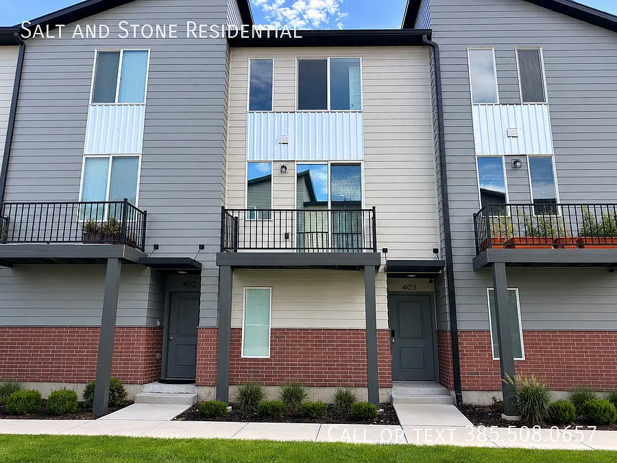 Modern Smart Townhome with 2-Car Garage, 2 Bed / 2.5 Bath — Photo 2